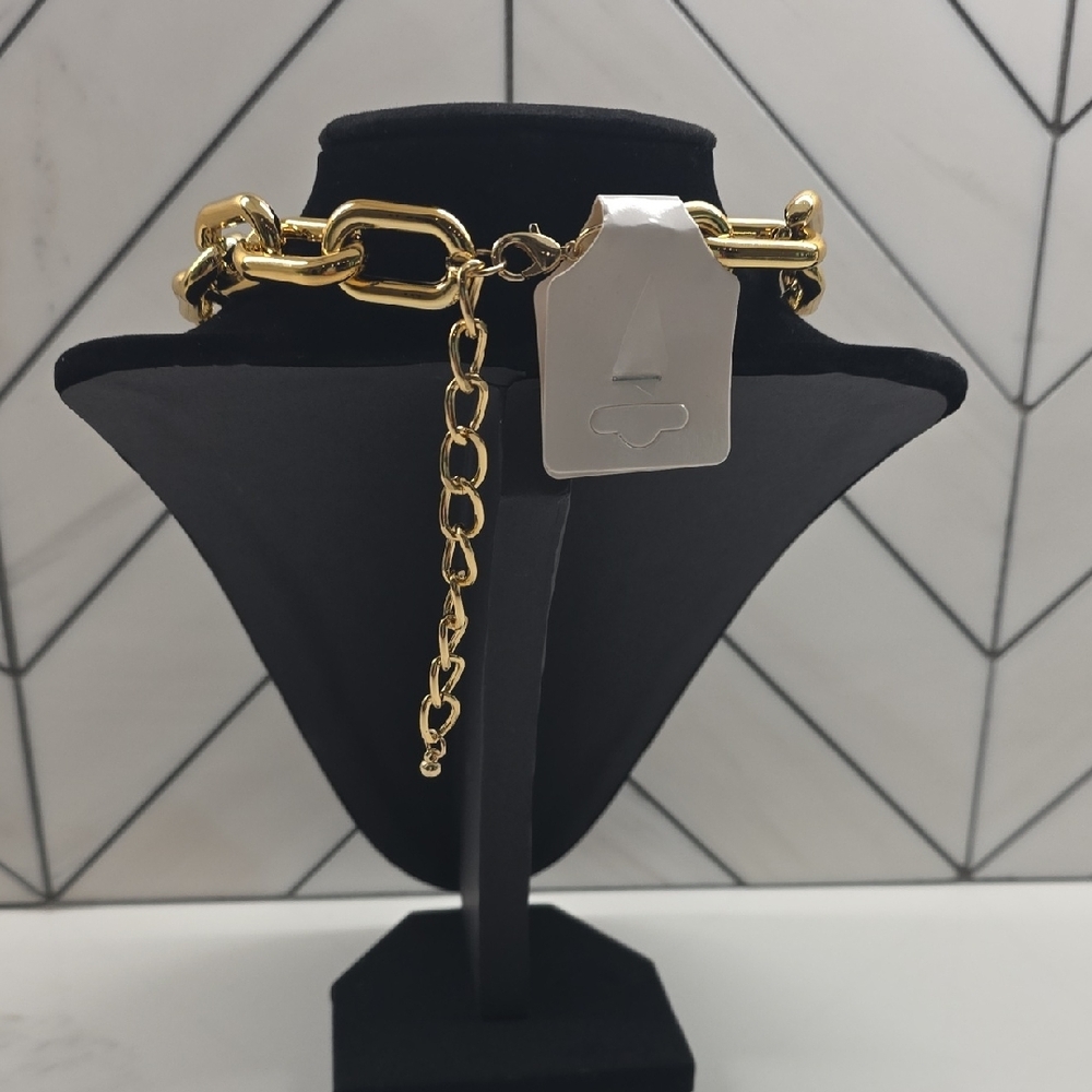 Gold Chain Link Necklace - Picture 4 of 4